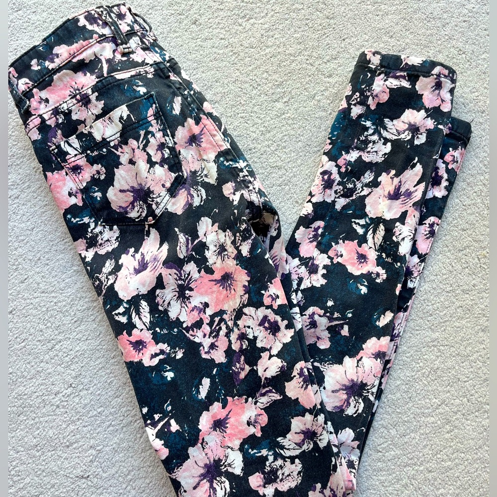 Floral skinny jeans from Cotton On